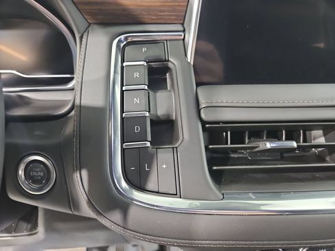 Used 2024 Chevrolet Tahoe High Country AWD/4WD image 25
