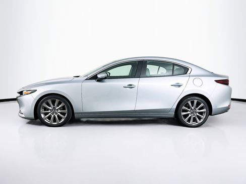 Used 2020 MAZDA MAZDA3 AWD Sedan w/ Preferred Package image 4