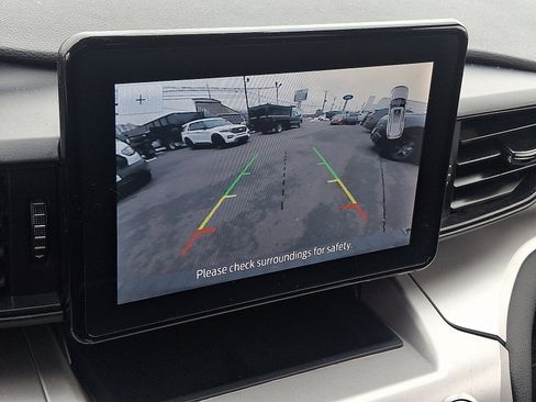 Certified 2022 Ford Explorer XLT image 16