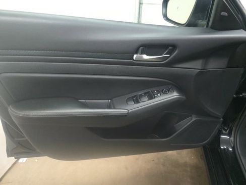 Used 2024 Nissan Altima 2.5 SV image 16