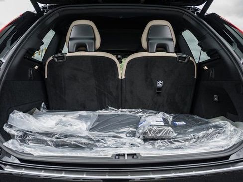 New 2026 Volvo XC90 B6 Plus w/ Protection Package Premier image 9