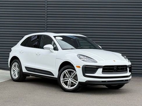 Used 2026 Porsche Macan image 9