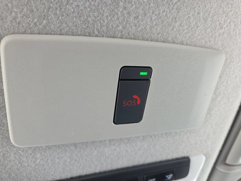 Used 2024 Nissan Kicks SR w/ SR Premium Package FWD image 21