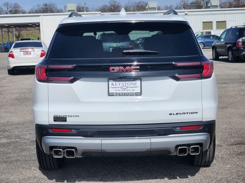 Used 2025 GMC Acadia Elevation image 6