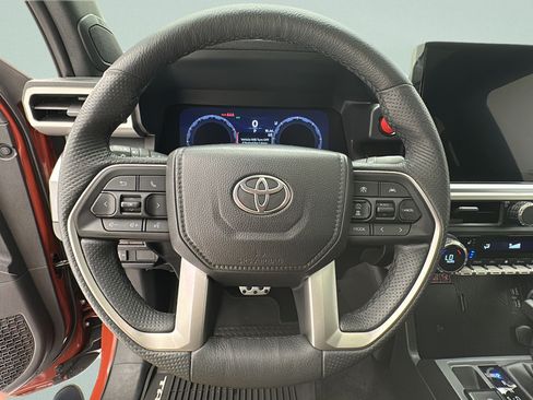 Used 2025 Toyota Tacoma TRD Sport w/ TRD Sport Premium Package AWD/4WD image 18