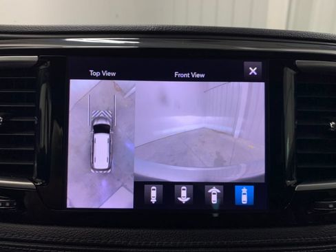 Used 2020 Chrysler Pacifica Limited w/ Tire & Wheel Group FWD image 35