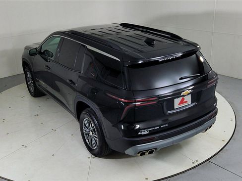 Used 2024 Chevrolet Traverse LT image 41