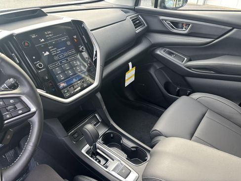 New 2025 Subaru Ascent Limited image 26