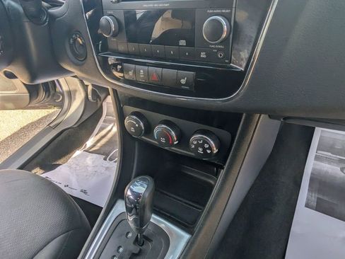 Used 2014 Chrysler 200 LX FWD image 10
