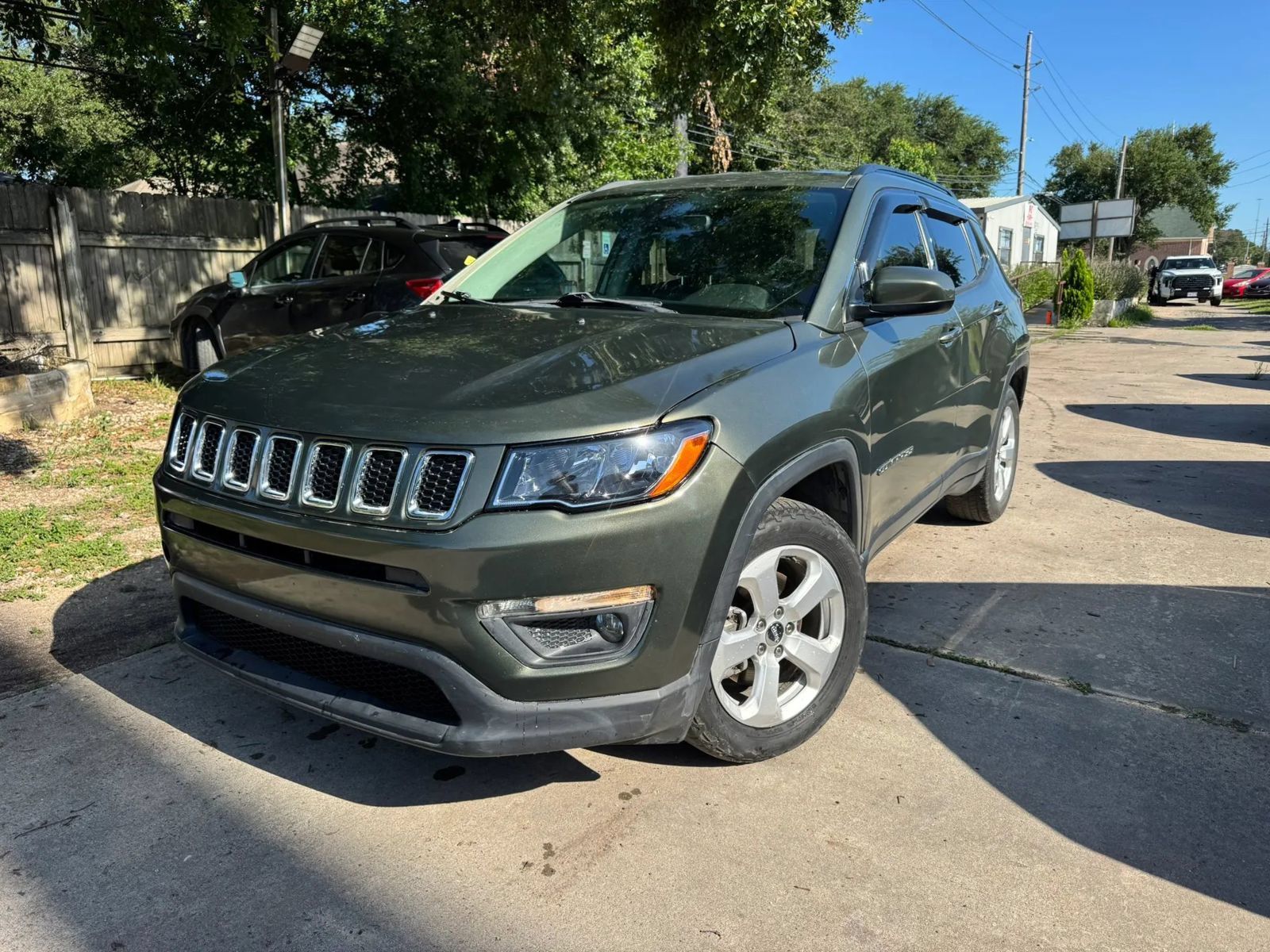 Used 2020 Jeep Compass Latitude w/ Popular Equipment Group FWD image 2