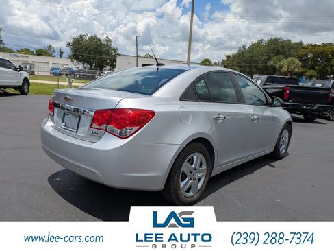 Used 2014 Chevrolet Cruze LS FWD image 3