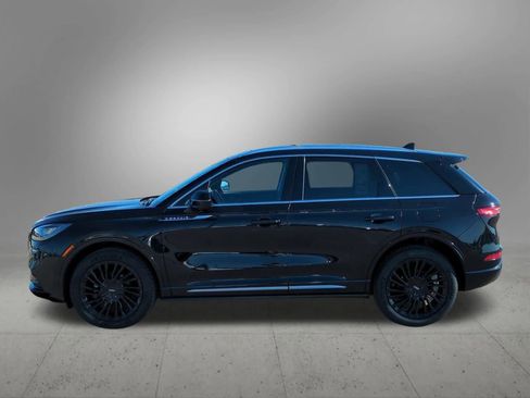 Used 2022 Lincoln Corsair Reserve image 3