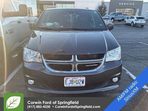 Used 2020 Dodge Grand Caravan SXT image 2