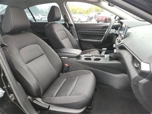 Used 2025 Nissan Altima 2.5 S image 15