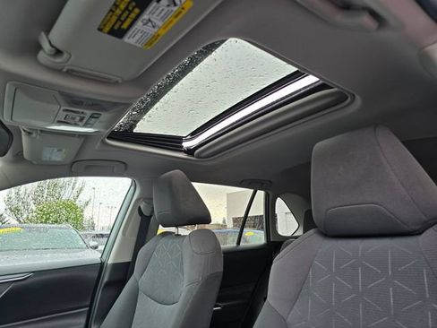 Used 2019 Toyota RAV4 XLE AWD/4WD image 24