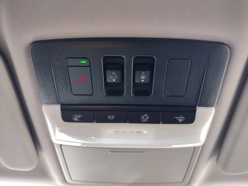 New 2025 Mitsubishi Outlander SE image 23