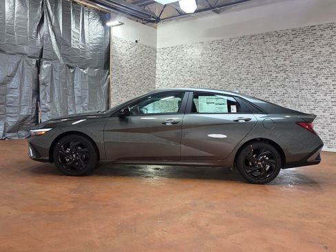 New 2026 Hyundai Elantra SEL Sport Premium FWD image 4