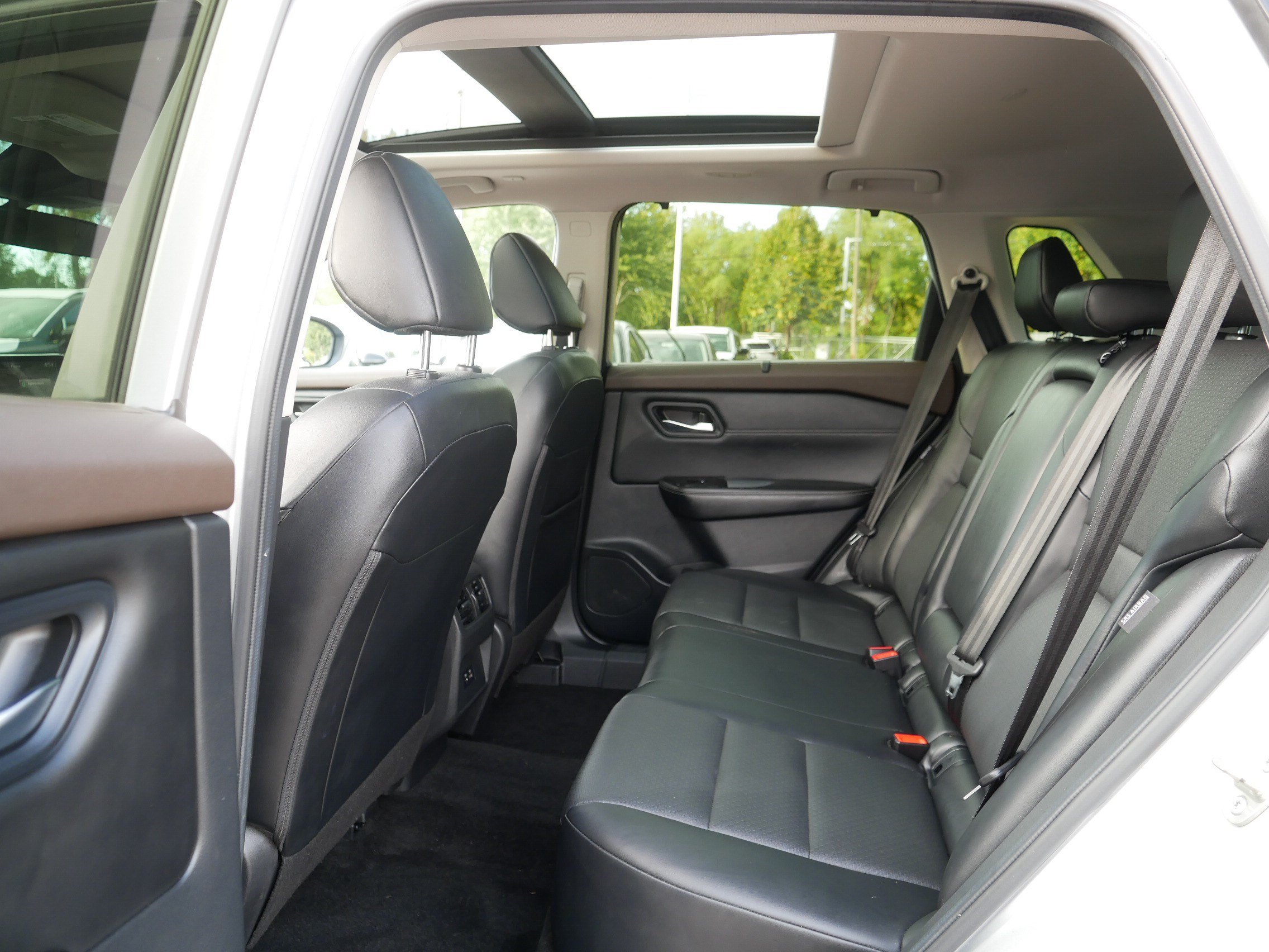 Certified 2023 Nissan Rogue SV w/ SV Premium B Package AWD/4WD image 35
