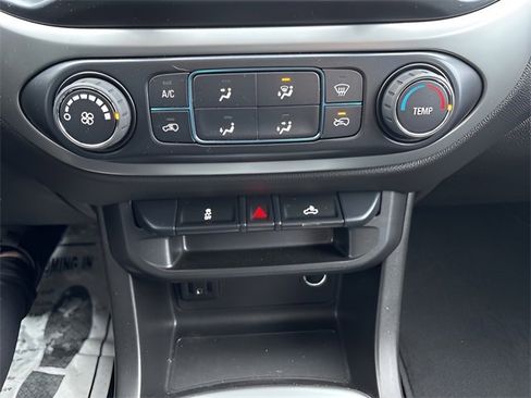 Used 2022 Chevrolet Colorado LT w/ Chrome Appearance Package image 17
