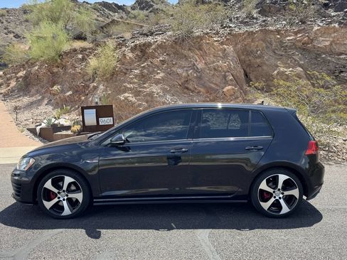 Used 2017 Volkswagen GTI S image 9