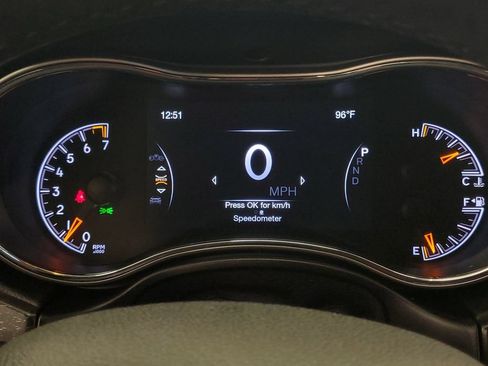 Used 2018 Jeep Grand Cherokee Altitude AWD/4WD image 17
