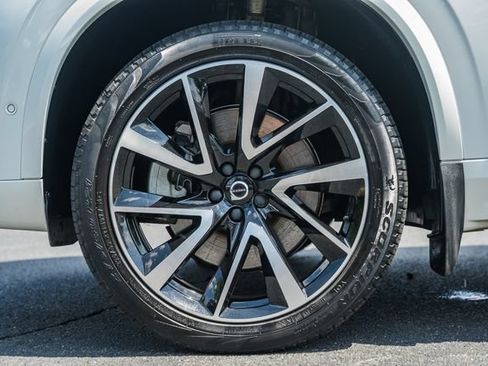 Certified 2023 Volvo XC90 T8 Ultimate w/ Protection Package Premier AWD/4WD image 18