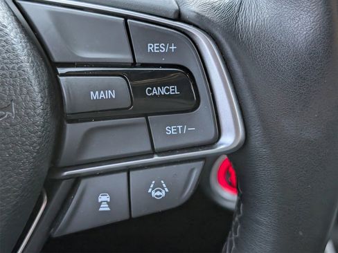 Used 2018 Honda Accord Sport image 15