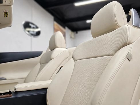 Used 2011 Lexus IS 250C RWD image 11