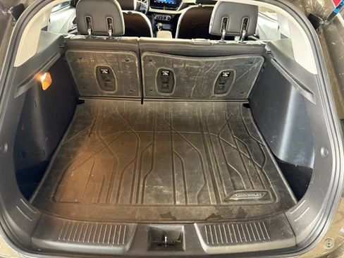 Used 2024 Chevrolet Trax LT w/ Sunroof Package image 17