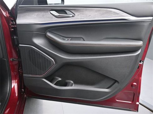 New 2025 Jeep Grand Cherokee L Overland w/ Trailer Tow Package image 22