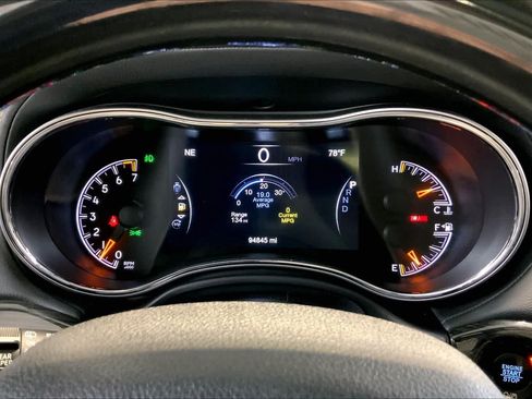 Used 2018 Jeep Grand Cherokee Overland AWD/4WD image 25
