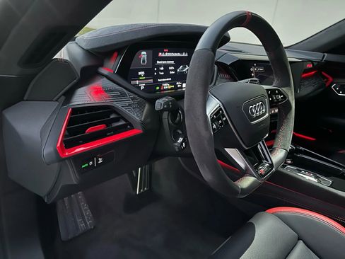 Used 2023 Audi RS e-tron GT image 38