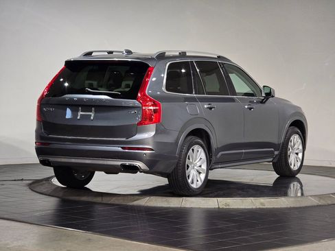 Used 2017 Volvo XC90 T6 Momentum w/ Vision Package image 10