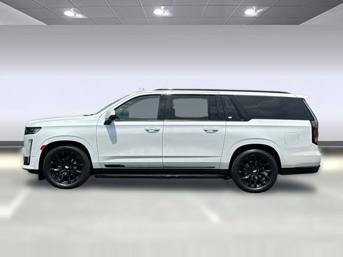 Used 2024 Cadillac Escalade ESV Sport Platinum w/ LPO, ONYX Package AWD/4WD image 2