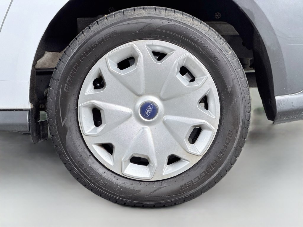 Used 2015 Ford Transit Connect XL FWD image 14