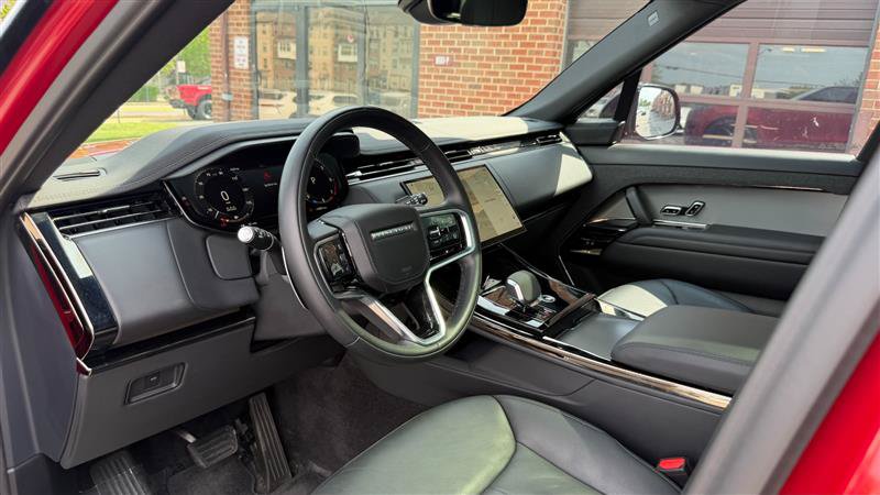 Used 2024 Land Rover Range Rover Sport SE AWD/4WD image 33