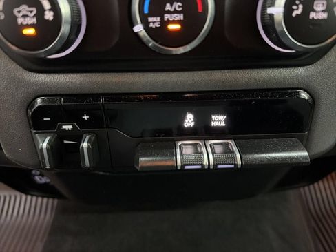 Used 2021 RAM 1500 Big Horn AWD/4WD image 41