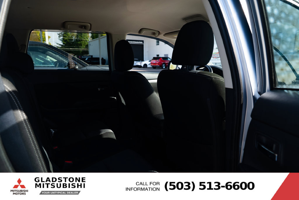 Used 2016 Mitsubishi Outlander SE FWD image 21
