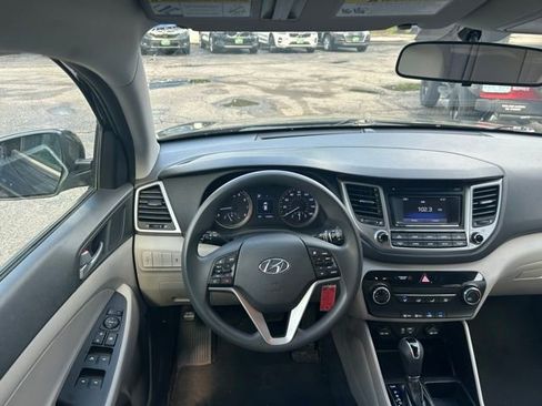 Used 2017 Hyundai Tucson SE AWD/4WD image 16