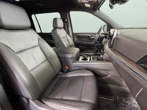 Certified 2025 Chevrolet Suburban LT w/ Comfort Package RWD image 37