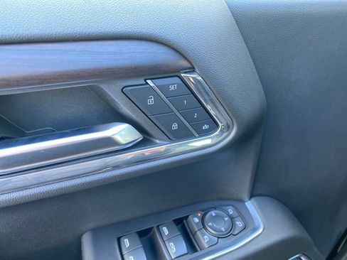 Certified 2024 GMC Sierra 1500 SLT image 17