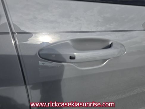 Used 2025 Kia Sportage SX FWD image 9