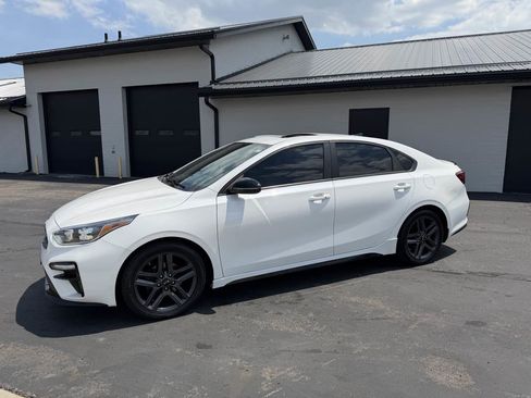 Used 2021 Kia Forte GT-Line w/ GT-Line Premium Package FWD image 2
