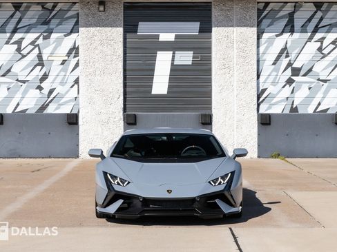 Used 2024 Lamborghini Huracan Tecnica image 3