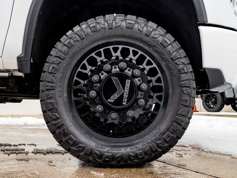 Used 2024 Chevrolet Silverado 3500 High Country w/ High Country Premium Package image 12