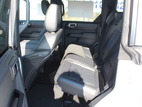 New 2025 Ford Bronco Badlands AWD/4WD image 18