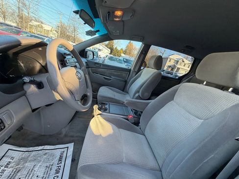 Used 2007 Toyota Sienna LE image 9