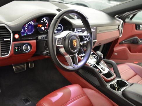 Used 2021 Porsche Cayenne S AWD/4WD image 16