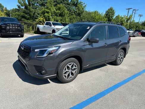 Used 2023 Subaru Forester Premium AWD/4WD image 2