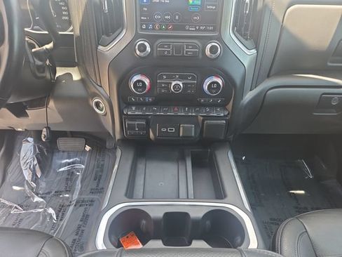 Used 2023 GMC Sierra 2500 Denali w/ Denali Black Diamond Edition AWD/4WD image 11
